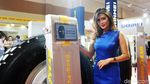 Si Cantik yang Bikin Melirik di Pameran Bus dan Truk