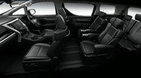 Bagian kabin juga mengalami perubahan yang menarik. Tampilan odometer semakin memancarkan warna kemewahan dan advance, serta kursi yang dilapis kuat dengan captain seat. Untuk memberikan kenyamanan lebih, sandaran kursi kini menjadi fitur yang mampu menunjang tulang punggung (lumbar support) yang semakin baik. Istimewa/Toyota-Astra Motor.
