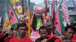 Foto: Aksi Ekstrem Tatung Wanita di Cap Go Meh Singkawang
