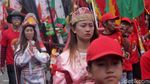 Foto: Aksi Ekstrem Tatung Wanita di Cap Go Meh Singkawang