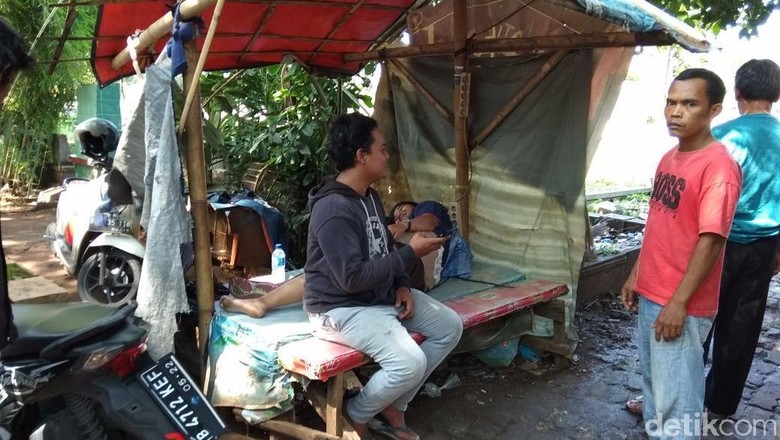 Hindari Razia, Pemotor di JLNT Casablanca Putar Balik dan Jatuh Hindari Razia, Pemotor di JLNT Casablanca Putar Balik dan Jatuh
