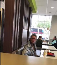 Viral! Video Tunawisma yang Diusir dari McDonald's Memicu Amarah Netizen