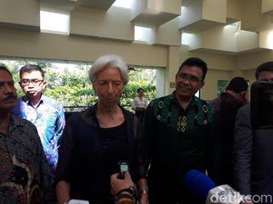 Cerita Bos IMF di RI: Blusukan, Borong Batik hingga ke Pasar Ikan