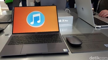 Salah satu keunggulan yang ditawarkan laptop ini adalah layarnya. MateBook X Pro punya layar sentuh berukuran 13,9 inch dengan resolusi 3.000 x 2.000 pixel (3K).  Foto: Achmad Rouzni Noor II/detikINET