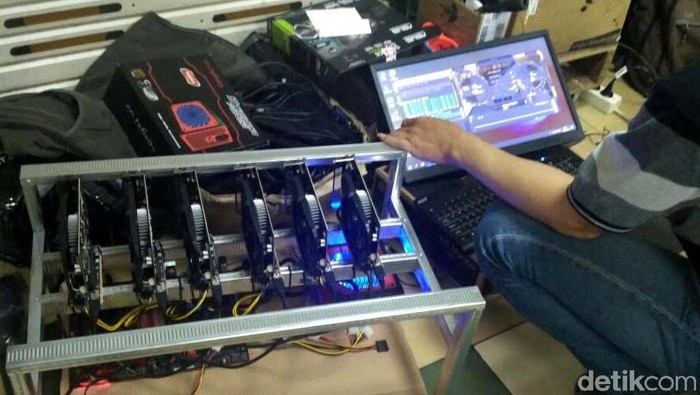 Perangkat keras komputer Video Graphics Accelerator (VGA) mulai diburu banyak orang. Alat ini digunakan oleh pemburu Bitcoin untuk menambang (mining).