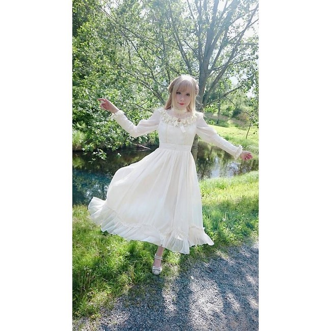 Gaya busana wanita berusia 20 tahun ini telah dikembangkannya selama bertahun-tahun. Lucia pertama kali terinspirasi oleh gaya Jepang yang disebut Fairy Kei. Tapi ia kemudian semakin terinspirasi oleh gaya Jepang lainnya, seperti roma gyaru dan himekaji. Foto: Instagram