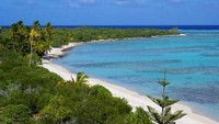 Meski jauh dari mana-mana, Kepulauan Pitcairn tidak menyerah. Mereka punya tagline Live the dream, Make the change, Move to... Pitcairn Island untuk promosi pariwisatanya (Pitcairn Islands Tourism)