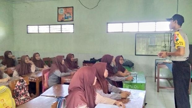 Antipasi Penyebaran Video Pelajar Mesum, Polisi Lamongan Razia HP