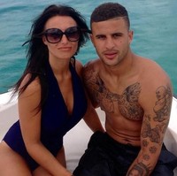 April 2019: Kyle Walker Putus dengan Annie Setelah berbagai isu perselingkuhan, Walker akhirnya berpisah dengan Annie yang merupakan kekasihnya sejak kecil. Dalam masa ini, Walker menjalin hubungan singkat dengan Lauryn Goodman, yang kemudian melahirkan anak pertama mereka, Kairo, pada April 2020.Foto: Instagram @annievioletkilner
