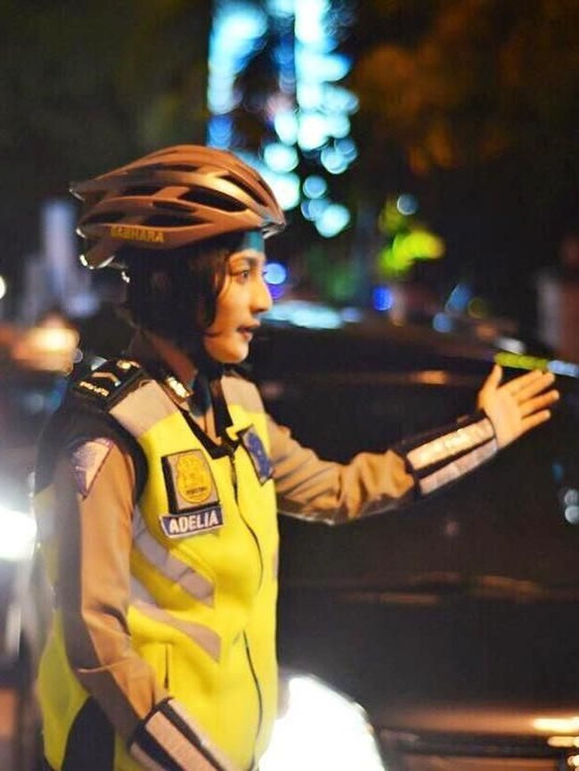 Siapa rela ditangkap polwan cantik ini? Foto: Instagram