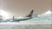 Dilansir dari The Sun, Jumat (2/3), penutupan dilakukan hari ini menyusul adanya Badai Emma di Irlandia. (Foto: Dok. DUBLIN AIRPORT via REUTERS)