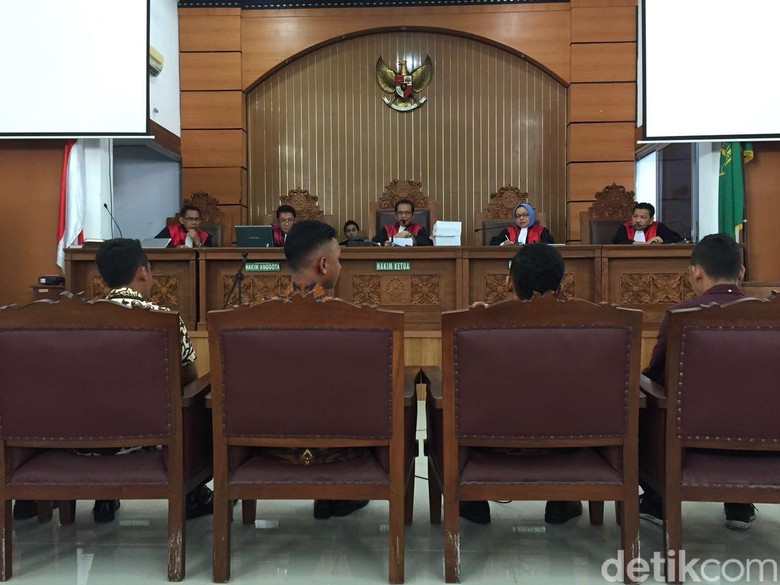 Saksi Sebut Para Korban Bom Kp Melayu Alami Gangguan Pendengaran Saksi Sebut Para Korban Bom Kp Melayu Alami Gangguan Pendengaran