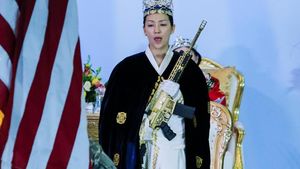 Foto: Saat Jemaat di Pennsylvania Gelar Pemberkatan Senapan AR-15