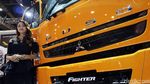 Si Cantik yang Bikin Melirik di Pameran Bus dan Truk