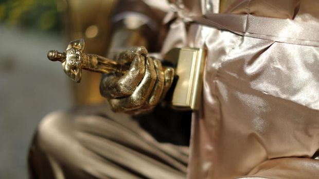 Ada Patung Harvey Weinstein Dekat Panggung Oscar