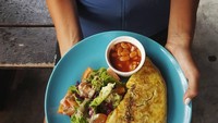 Selain kopi dan dessertnya yang beragam, Grumpy Cylist juga terkenal sebagai salah satu tempat brunch kekinian di Kuala Lumpur. Kafe ini menyediakan banyak menu brunch untuk para pesepeda yang lapar. Foto: Istimewa