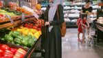 Intip Pose Cantik Hijabers Korea, Ayana Jihye Moon Bersama Makanan