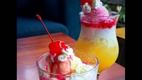 Kalau yang segar-segar ini bisa jadi minuman sekaligus dessert. Warnanya cantik dan pasti rasanya juga manis segar ya. Penasaran? Foto: instagram @congogallery