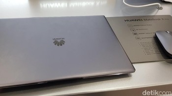 DetikINET sempat menjajal langsung laptop yang menjadi penerus MateBook X ini.  Foto: Achmad Rouzni Noor II/detikINET