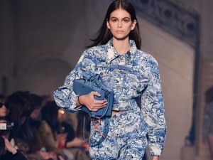 Tamu Membeludak, Fashion Show Off-White Sempat Ricuh