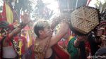 Foto: Melihatnya Saja Ngilu, Kesaktian Tatung Singkawang