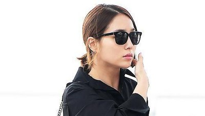 12 Gaya Artis Cantik Korea Pakai Tas Chanel Hingga Hermes Ratusan Juta
