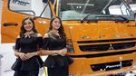 Si Cantik yang Bikin Melirik di Pameran Bus dan Truk