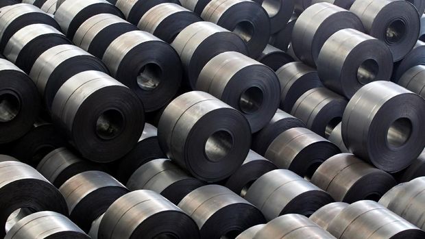FILE PHOTO: Rolled steel are seen at a Hyundai Steel plant in Dangjin, about 130 km (81 miles) southwest of Seoul June 15, 2011.   REUTERS/Lee Jae-Won/File Photo