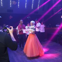 Acara peluncuran produk hijab terbarunya ini mengambil konsep yang lebih nyentrik dari kebanyakan acara hijab lainnya. Sang desainer awalnya ingin membuat konsep fun dengan acara hiburan lipsync battle. Foto: Instagram
