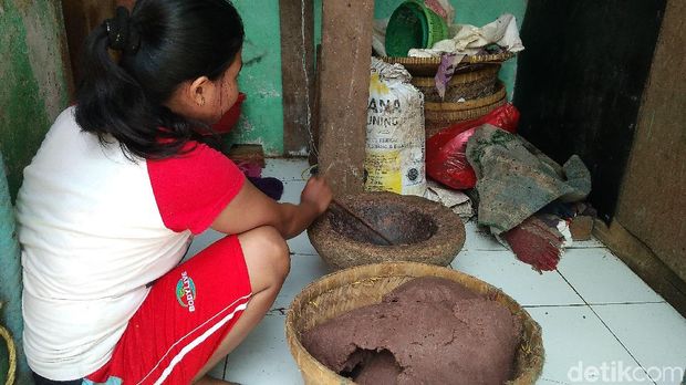 Perajin terasi di Cirebon