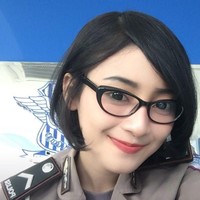 Netizen takjub karena selain cantik, Adelia Eka Nirwana juga terlihat sangat muda sehingga masih pantas berperan sebagai anak SMP. Foto: Instagram