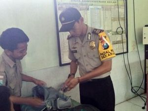 Cegah Penyebaran Video Pelajar Mesum, Polisi Lamongan Razia HP