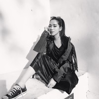 Arissa Cheo memang memiliki bisnis fashion. Dia mendirikan label busana Arissa X. Wanita berambut panjang ini juga membuat lini kosmetik. Foto: Instagram@xarissaxcheox