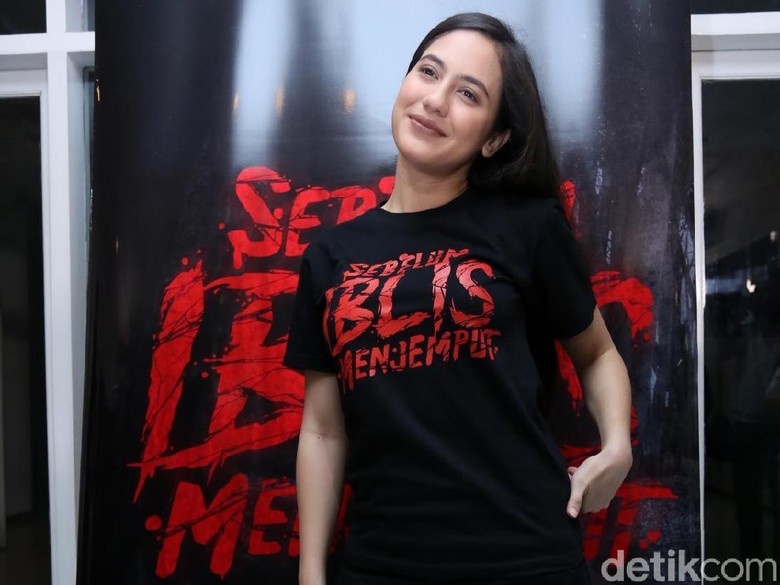 Perdana Main Film Horor, Pevita Pearce Rela Berlumuran Darah dan Lumpur Perdana Main Film Horor, Pevita Pearce Rela Berlumuran Darah dan Lumpur