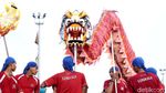 Keren! Aksi Marinir Mainkan Barongsai