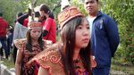 Foto: Aksi Ekstrem Tatung Wanita di Cap Go Meh Singkawang