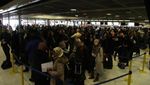 Penampakan Salju Tutup Bandara di Dublin dan Ganggu Penerbangan