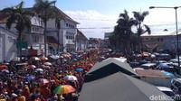 Tak lupa, rombongan Sun Go Kong hingga Tom Sam Cong mengikuti kirab Cap Go Meh di Kota Cirebon (Soedirman/detikTravel)