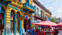 Buenos Aires, Argentina memasuki musim gugur kala Maret. Namun suhunya juga masih bersahabat, 18 sampai 26 derajat Celsius. Pas banget buat jalan-jalan ke berbagai destinasi seru (Milosz Maslanka/Shutterstock/CNN)