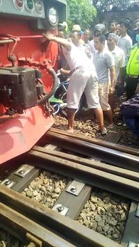 Bentor Hancur Ditabrak Kereta, Pengemudi Ini Bersyukur Selamat