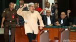 Foto: Jonru Teriakkan Takbir di Sidang Vonis