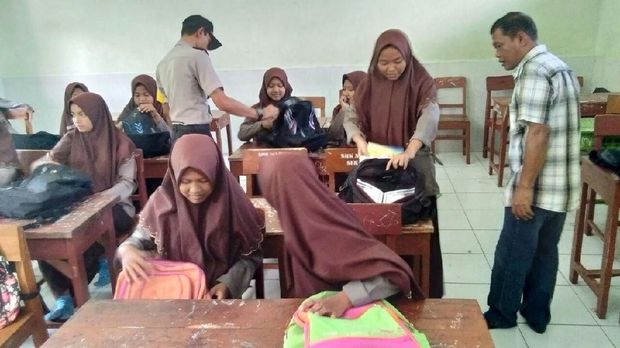 Antipasi Penyebaran Video Pelajar Mesum, Polisi Lamongan Razia HP