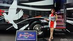 Si Cantik yang Bikin Melirik di Pameran Bus dan Truk