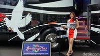 Sambil membawa brosur dan informasi yang diketahui, mereka selalu menarik mata para calon pembeli.