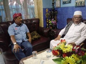 Kiai Mubarok Minta Yossi-Aries Dengarkan Keluhan Warga