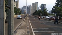 Pantauan detikcom, Kebanyakan pesepeda motor yang melintas berasal dari arah Tanah Abang menuju Tebet.