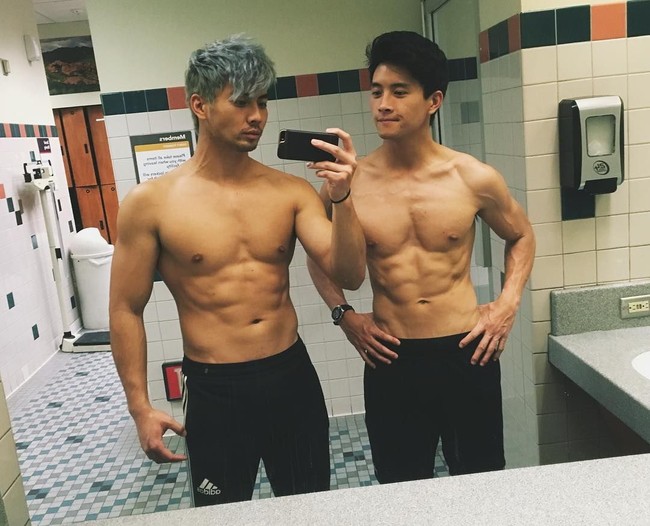 Yoshi bermain di Power Rangers Dino Charge pada 2015-2016 sedangkan Peter dalam Power Rangers Ninja Steel yang rilis 2017. Foto: Instagram Yoshi Sudarso