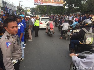 Polisi Jaga Ketat Sidang Putusan Gugatan JR Saragih di Bawaslu Sumut