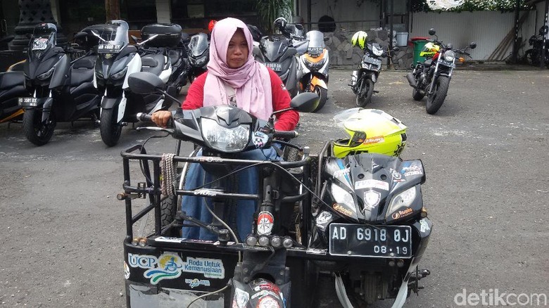 Tentang Mbak Sri, Pemotor Difabel yang Keliling Indonesia Tentang Mbak Sri, Pemotor Difabel yang Keliling Indonesia