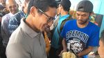 Foto: Sandiaga Tersengat Aroma Durian yang Bikin Gagal Fokus